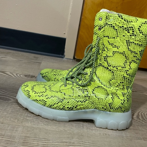 Lime green combat rain boots - Picture 5 of 7